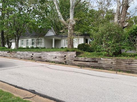 512 Deuser St, Olivette, MO 63132