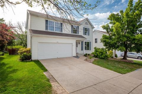 11445 Pineview Crossing Dr, Maryland Heights, MO 63043