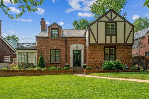 555 Bedford Ave, University City, MO 63130
