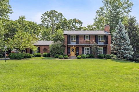 40 York Dr, Brentwood, MO 63144