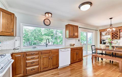 829 Forest Village Dr, Ballwin, MO 63021 photo 9