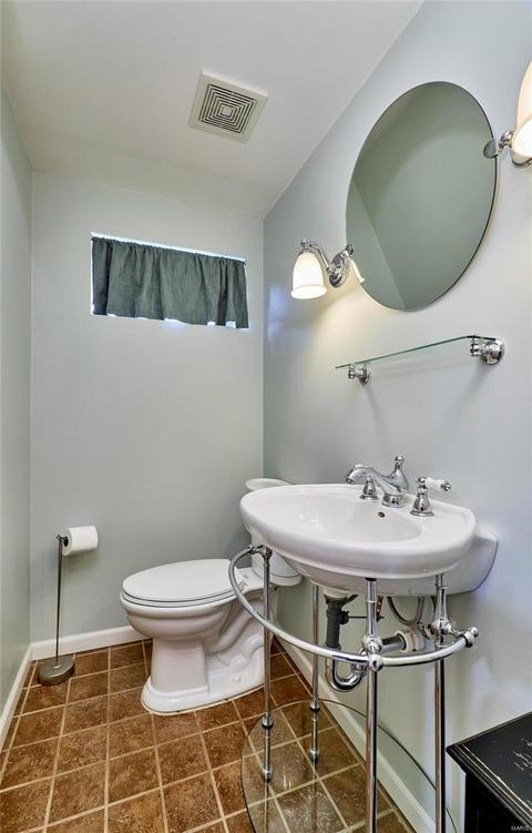 829 Forest Village Dr, Ballwin, MO 63021 photo 25