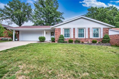 3837 Coachella Dr, Saint Louis, MO 63125