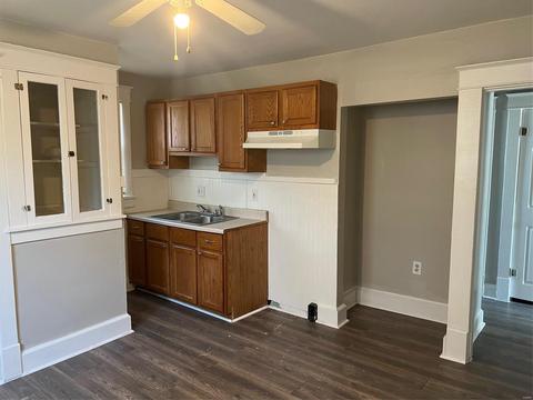 8237 John Pl, Saint Louis, MO 63114 photo 2