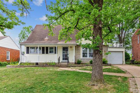 2140 Briargate Ln, Saint Louis, MO 63122