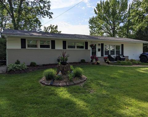 1245 Ruth Dr, Kirkwood, MO 63122