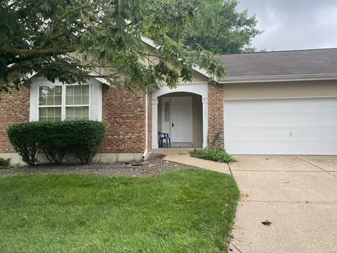 1303 Chapleton Dr, Saint Louis, MO 63135