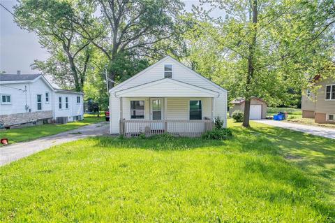 18 Shumate Ave, Maryland Heights, MO 63043