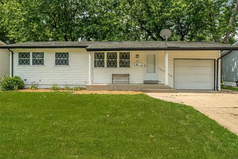 720 Hazelvalley Dr, Hazelwood, MO 63042
