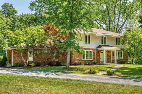 13 Spoede Woods, Creve Coeur, MO 63141