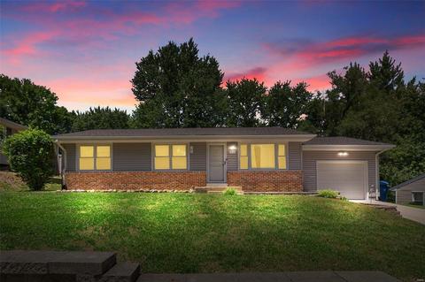 913 Hawthorn Ave, Saint Charles, MO 63301