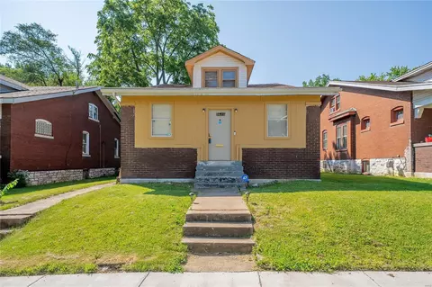 5420 Queens Ave, Saint Louis, MO 63115