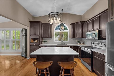817 Hawk Run Trl, O'fallon, MO 63368 photo 3