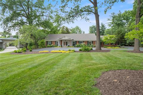 12829 Topping Acres St, Saint Louis, MO 63131