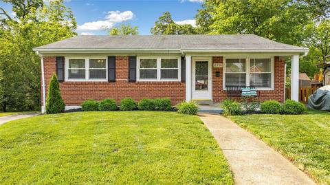 8714 Bridgeport Ave, Saint Louis, MO 63144