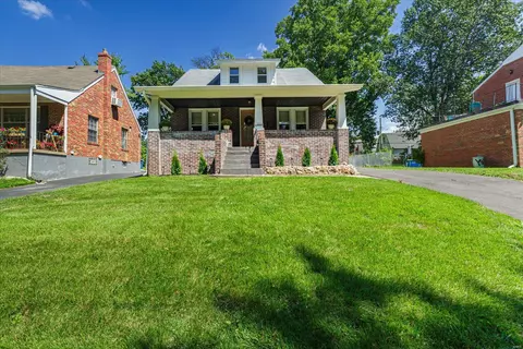 3024 Delavan Dr, Saint Louis, MO 63121