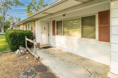 108 Maple Ln, Ballwin, MO 63011 photo 3
