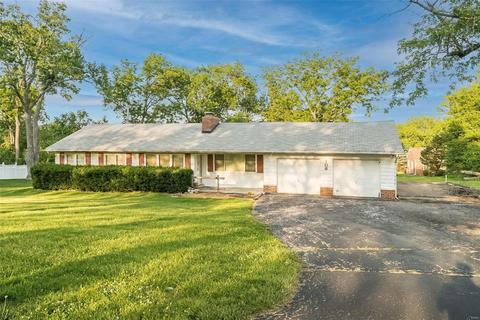 108 Maple Ln, Ballwin, MO 63011 photo 2
