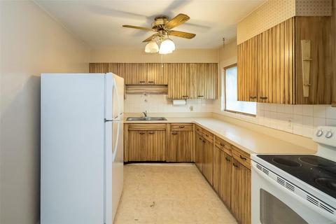 108 Maple Ln, Ballwin, MO 63011 photo 14
