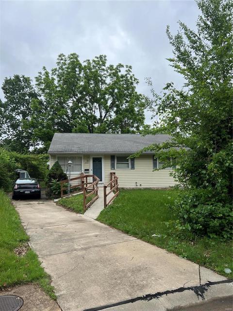 10521 Gretna Cir, Saint Louis, MO 63137
