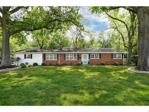 1194 N Berry, Glendale, MO 63122
