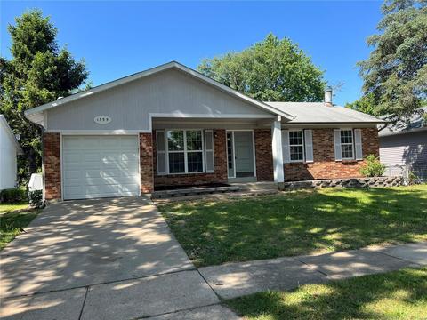 1355 Taos Dr, Saint Louis, MO 63138