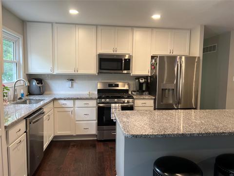 344 Palermo Dr, Ballwin, MO 63021 photo 9