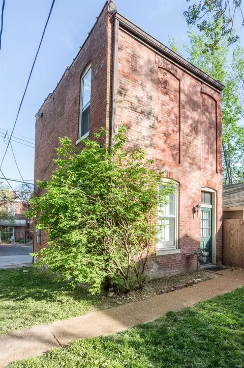 2110 S 11th St, Saint Louis, MO 63104