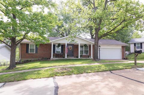 1122 Grenadier Ln, Manchester, MO 63021