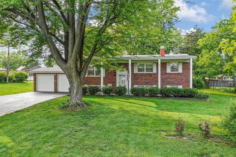 118 Laura Hill Dr, Saint Peters, MO 63376