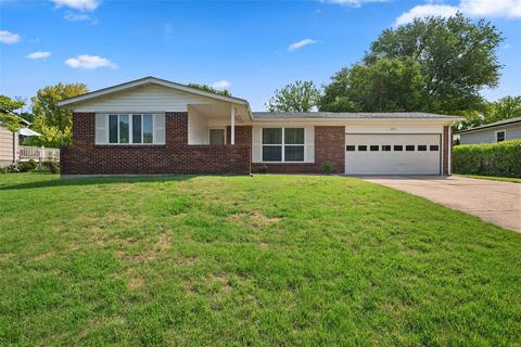 2812 Headland Dr, Saint Charles, MO 63301