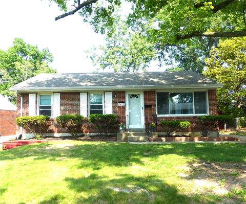 3632 Saint Sebastian Ln, Saint Ann, MO 63074
