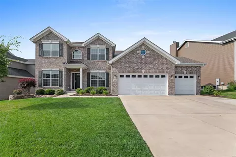 1370 Woodgrove Park Dr, O'fallon, MO 63366