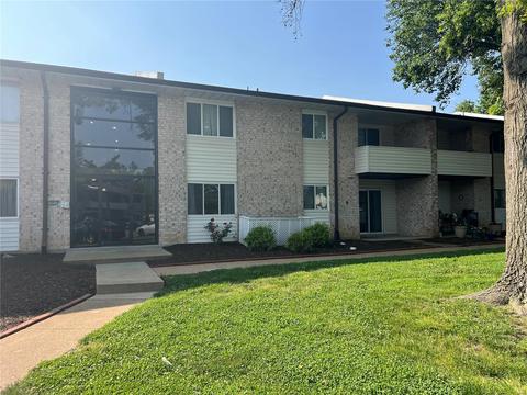 10091 Sakura Dr #B, Saint Louis, MO 63128