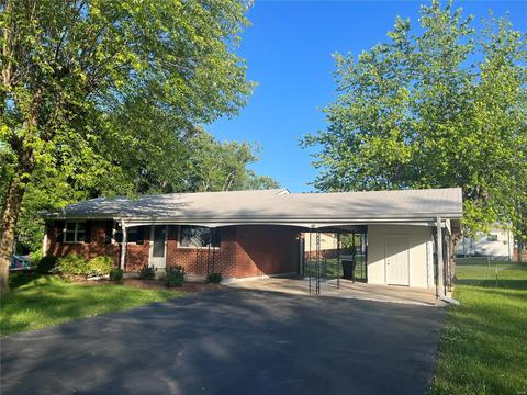 4141 Rinzetta Dr, Saint Louis, MO 63129