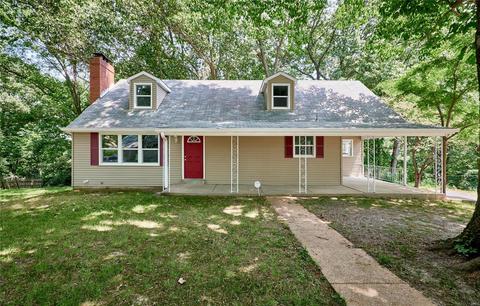 710 Valencia Ave, Saint Louis, MO 63138