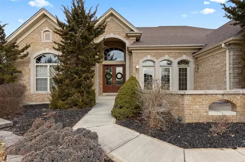 2521 Greenbriar Ridge Dr, Saint Louis, MO 63122