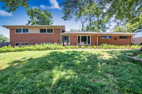 848 Charlesgate Dr, Saint Louis, MO 63132