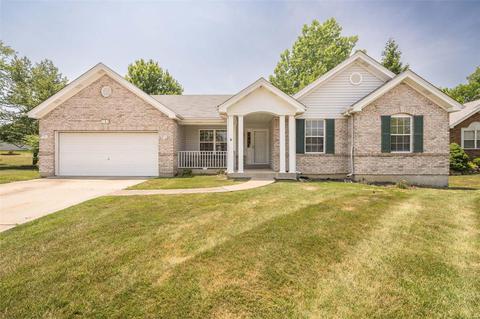 631 Green Tree Meadows Dr, Lake Saint Louis, MO 63367