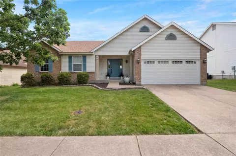 14419 Williamsburg Manor Dr, Florissant, MO 63034