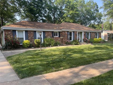704 Inglestone Ct, Ballwin, MO 63021 photo 2