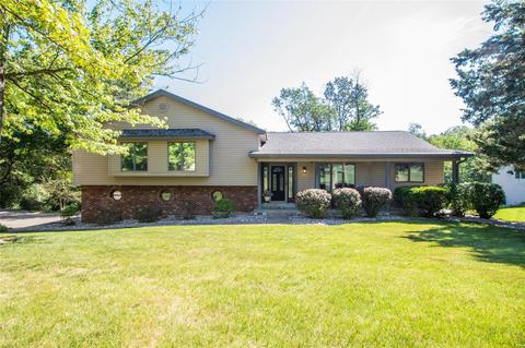 30 Village Ct, Saint Peters, MO 63376
