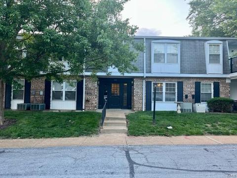 1673 Herault Pl #E240, Mehlville, MO 63125