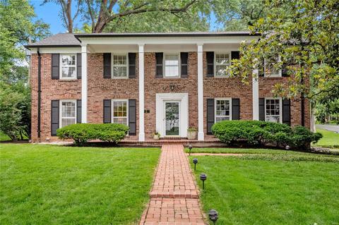 61 York Dr, Saint Louis, MO 63144