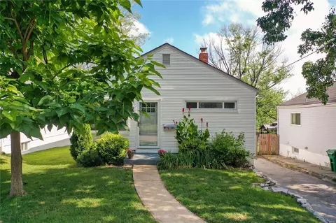 227 Monica Dr, Saint Louis, MO 63127