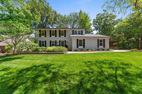 235 Clayton Oaks Dr, Ellisville, MO 63011