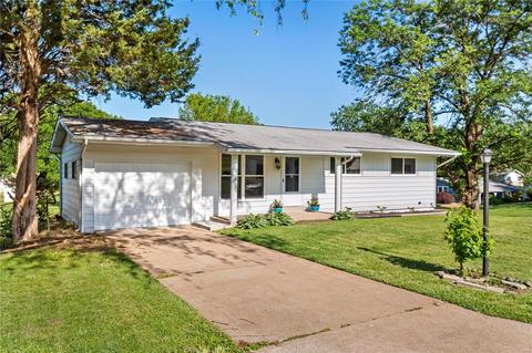 10038 Stratton Dr, Saint Louis, MO 63126