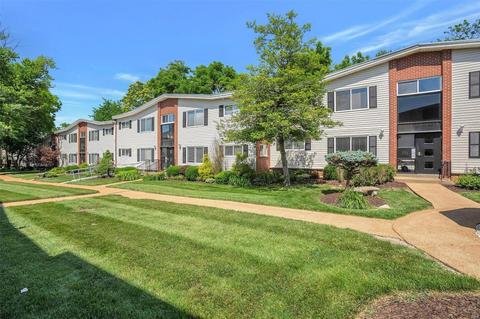 131 E Washington Ave #1N, Kirkwood, MO 63122