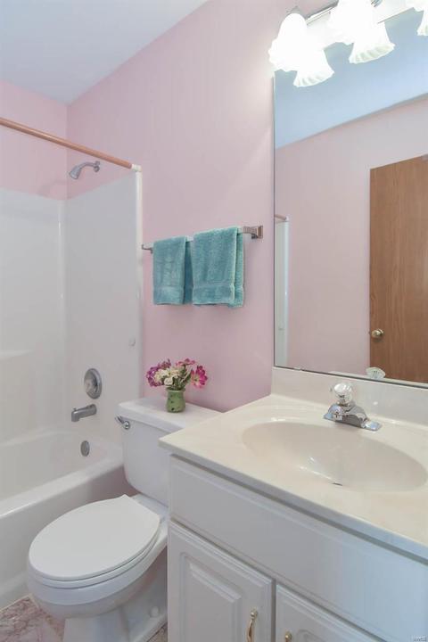 929 Claybend Dr, Ballwin, MO 63011 photo 22