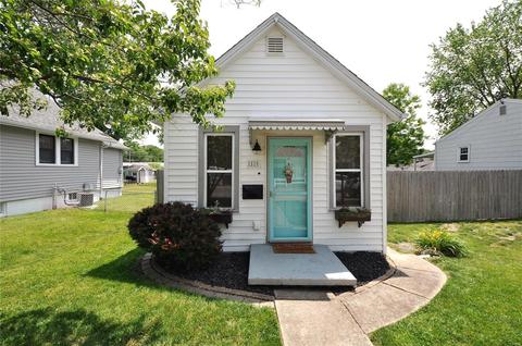 1510 N 4th St, Saint Charles, MO 63301